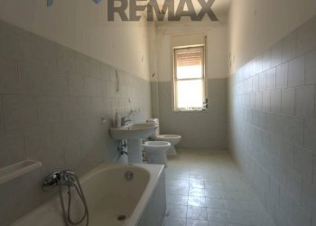 Bagno - Quadrilocale VIA CONSOLAZIONE
 
102, Aci Catena - foto 22