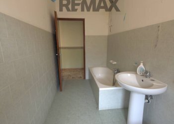Bagno - Quadrilocale VIA CONSOLAZIONE
 
102, Aci Catena - foto 23