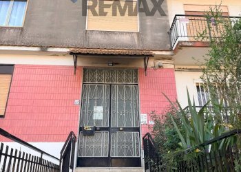 Edificio all\'aperto - Quadrilocale VIA CONSOLAZIONE
 
102, Aci Catena - foto 27