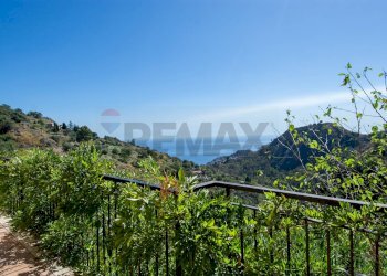 Vista delle montagne - Villa contrada ziretto
 
snc, Castelmola - foto 34