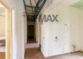 Hall / corridoio - Casa indipendente Via Giuseppe Garibaldi
 
307, Viagrande - foto 19