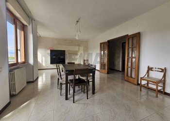 Sala da pranzo - Four-room apartment Lucera - photo 8