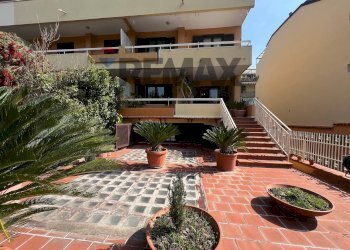 Edificio all\'aperto - Villa a Schiera Gregorio Mendel
 
49, Caserta - foto 3