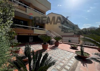 Edificio all\'aperto - Villa a Schiera Gregorio Mendel
 
49, Caserta - foto 5