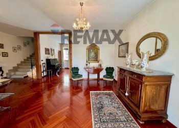 Soggiorno - Villa a Schiera Gregorio Mendel
 
49, Caserta - foto 13