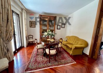 Sala da pranzo - Villa a Schiera Gregorio Mendel
 
49, Caserta - foto 28