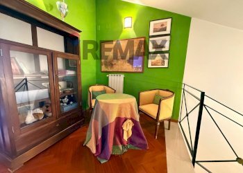 Sala da pranzo - Villa a Schiera Gregorio Mendel
 
49, Caserta - foto 47