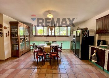 Sala da pranzo - Villa a Schiera Gregorio Mendel
 
49, Caserta - foto 61