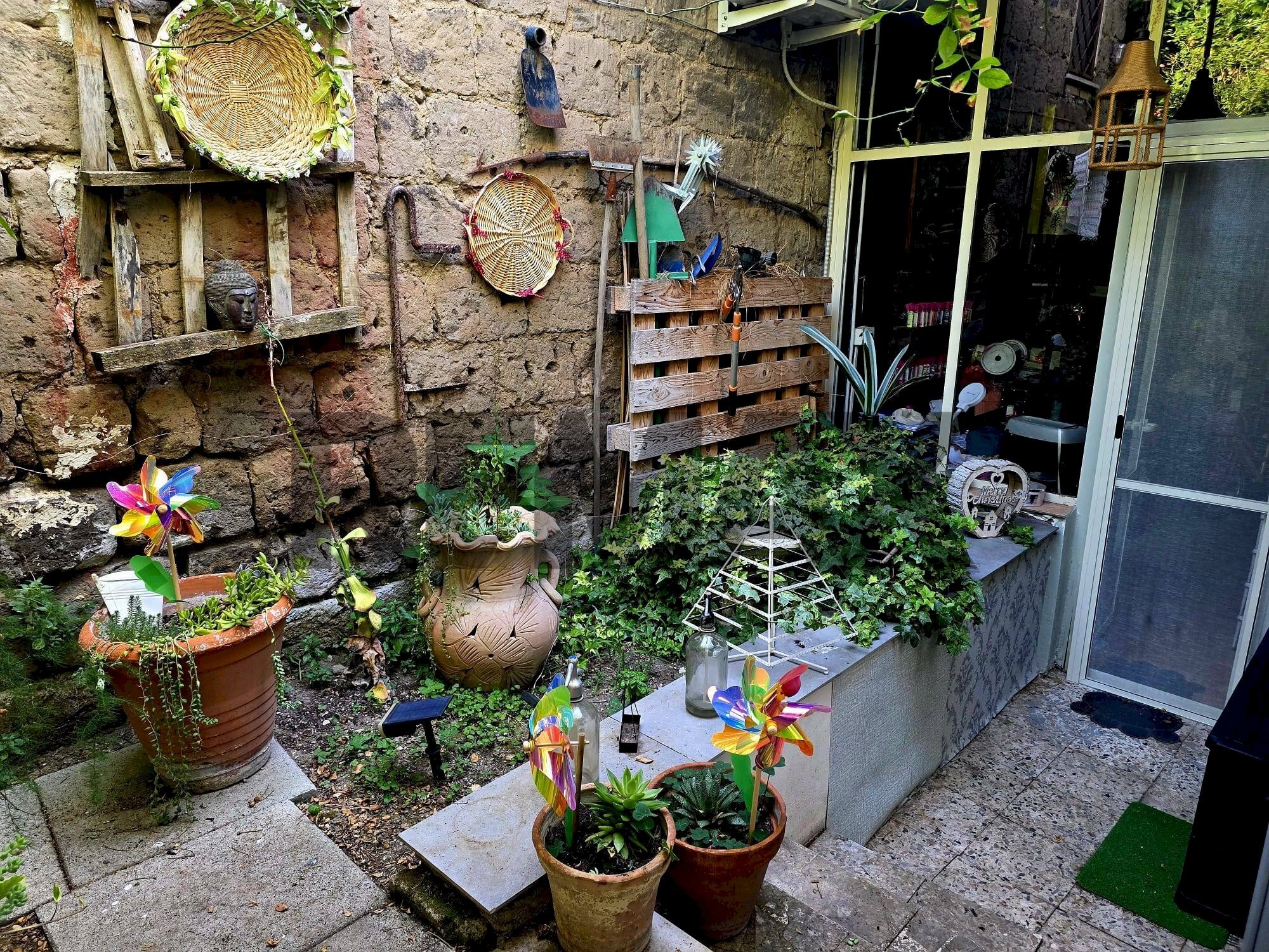 Giardino - Casa semi indipendente MADONNA DI POMEI
1unico, Caserta - foto 3