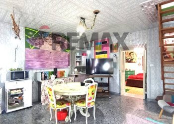 Sala da pranzo - Casa semi indipendente MADONNA DI POMEI
 
1unico, Caserta - foto 34