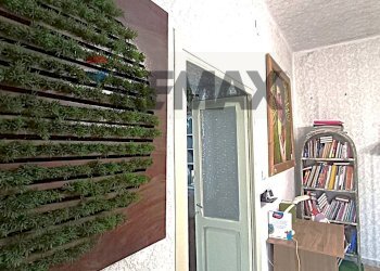 Hall / corridoio - Casa semi indipendente MADONNA DI POMEI
 
1unico, Caserta - foto 45