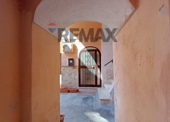 Hall / corridoio - Casa semi indipendente MADONNA DI POMEI
 
1unico, Caserta - foto 60