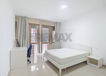 Camera / camera da letto - Non-buildable land Piazza Alcide de Gasperi
 
65, Padova - photo 9