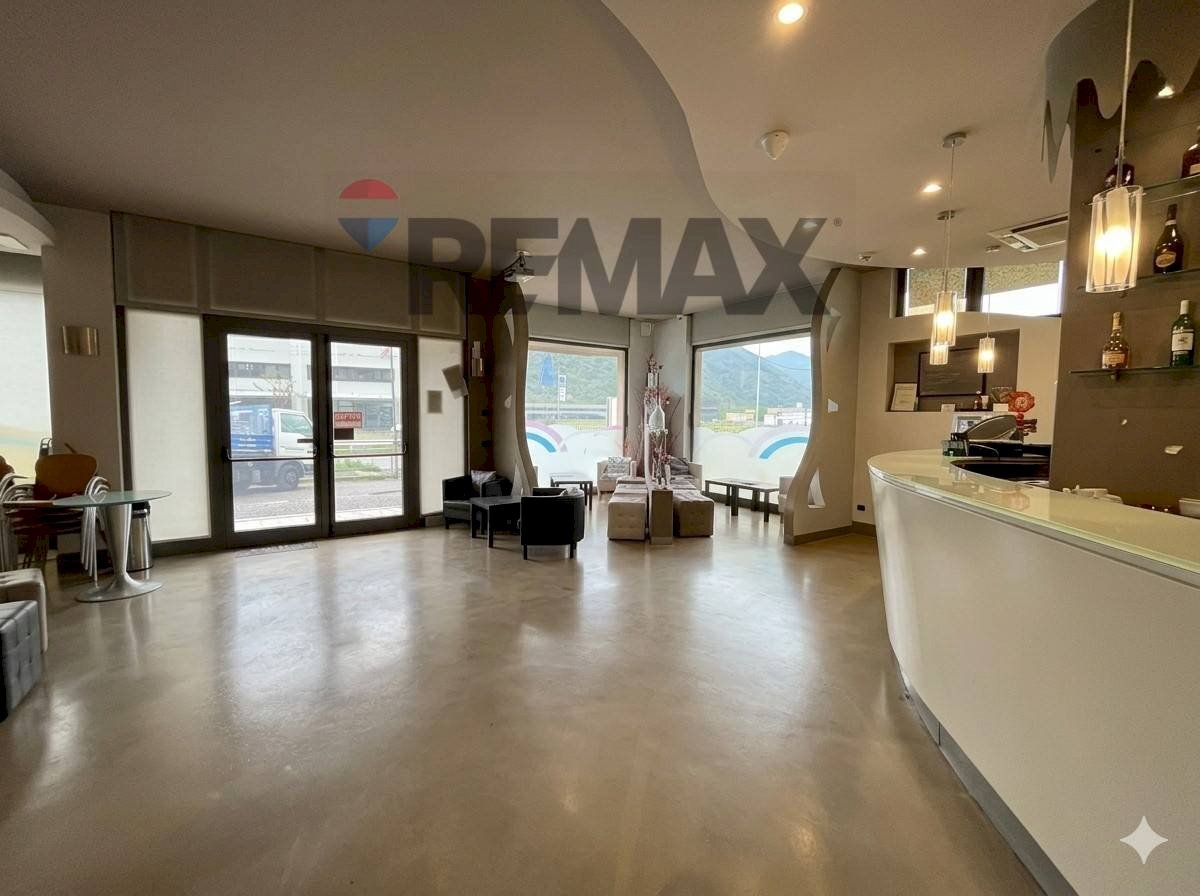 Soggiorno - Cafeteria - Cold Bar Via S. Martino, Darfo Boario Terme - photo 2