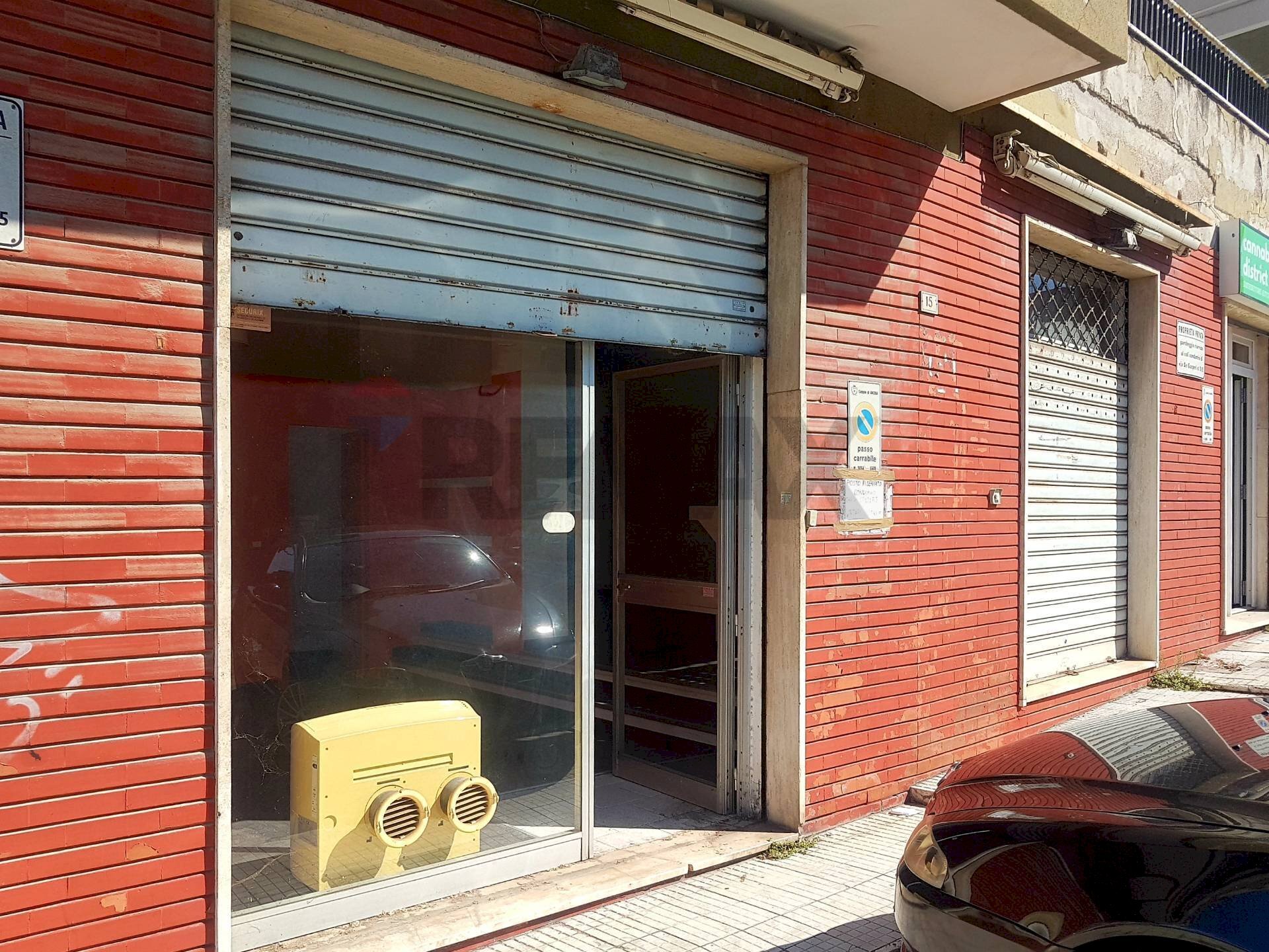 Edificio all\'aperto - Negozio Ancona - foto 3