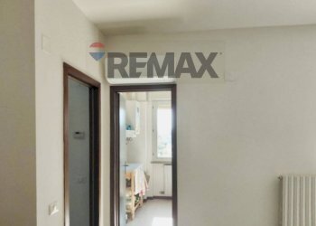 Hall / corridoio - Trilocale via Dante Alighieri
 
13, Porto Recanati - foto 7