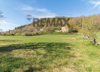 Vista delle montagne - Rustico Via della Madonna
 
0, Semproniano - foto 2