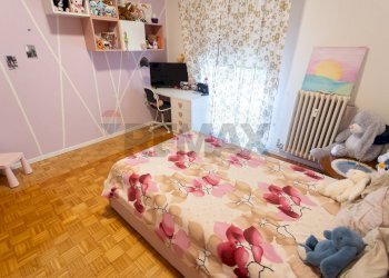 Camera / camera da letto - Quadrilocale Via Faraboli
 
1, Salsomaggiore Terme - foto 17