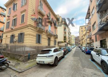 Edificio all\'aperto - Quadrilocale Via Mario De Ciccio
 
8, Napoli - foto 2