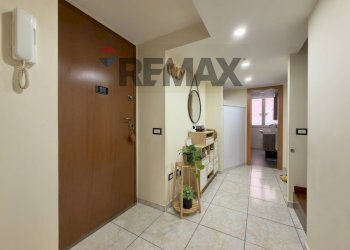 Hall / corridoio - Quadrilocale Via Mario De Ciccio
 
8, Napoli - foto 5