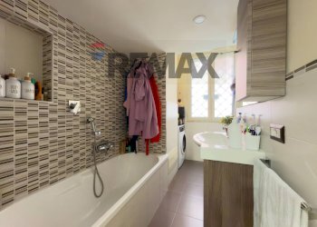 Bagno - Quadrilocale Via Mario De Ciccio
 
8, Napoli - foto 11