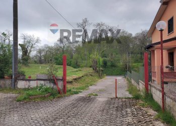 Giardino - Casa semi indipendente Strada Provinciale Roccamonfina - Teano
 
57, Roccamonfina - foto 7