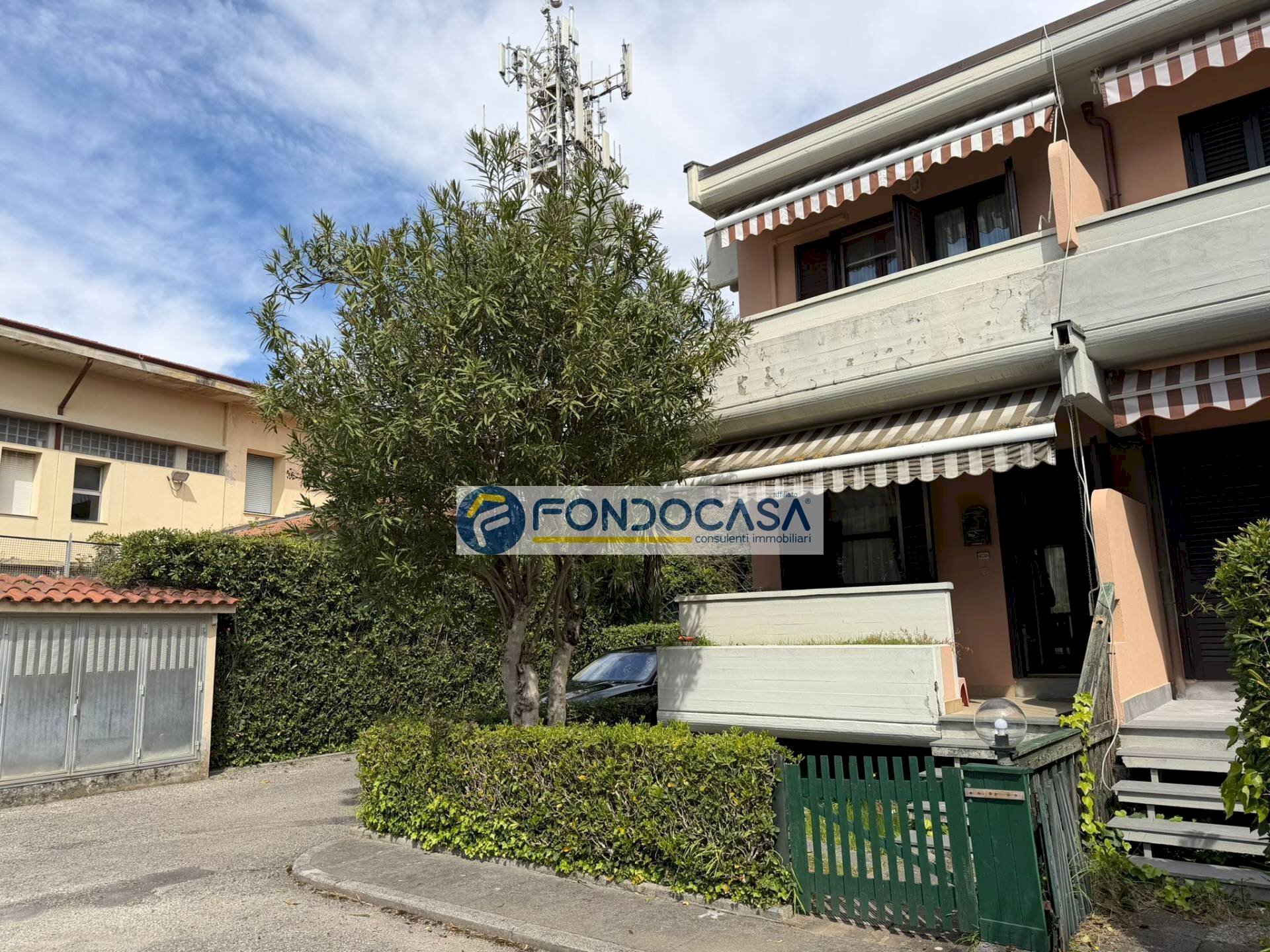esterno - Villa a Schiera Viale Roma, Massa - foto 2