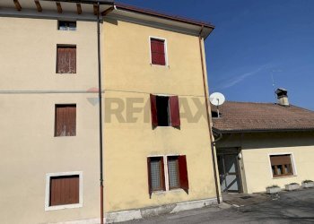 Casa all\'aperto - Semi-detached house Piazza Monte Grappa
 
8, Seren del Grappa - photo 6
