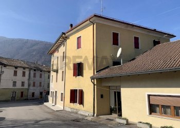 Edificio all\'aperto - Semi-detached house Piazza Monte Grappa
 
8, Seren del Grappa - photo 9