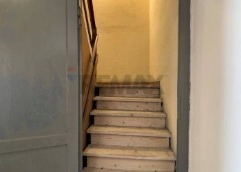 Scale - Semi-detached house Piazza Monte Grappa
 
8, Seren del Grappa - photo 10