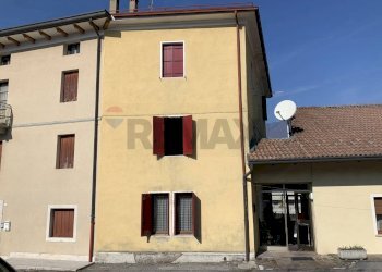 Casa all\'aperto - Semi-detached house Piazza Monte Grappa
 
8, Seren del Grappa - photo 23