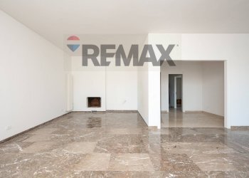 Stanza vuota - Attic Via Bernardo Blumenstihl
 
40, Roma - photo 8