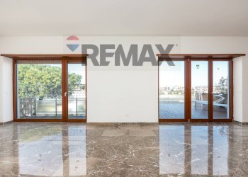 Stanza vuota - Attic Via Bernardo Blumenstihl
 
40, Roma - photo 9