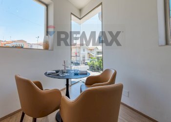 Sala da pranzo - Attività Commerciale via Del Mare
 
13, Ragusa - foto 2