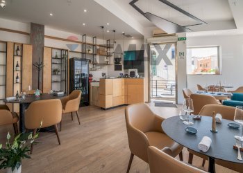 Sala da pranzo - Attività Commerciale via Del Mare
 
13, Ragusa - foto 4