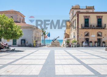 Edificio all\'aperto - Attività Commerciale via Del Mare
 
13, Ragusa - foto 26