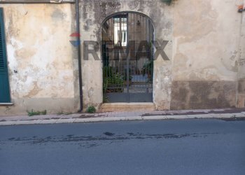Edificio all\'aperto - Quadrilocale CORSO NINO BARONE
 
65, Modica - foto 3