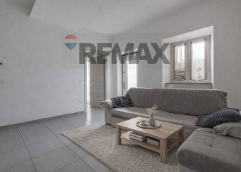 Soggiorno - Bilocale via Matteotti
 
1, Mornago - foto 6