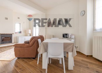 Sala da pranzo - Trilocale via Matteotti
 
1, Mornago - foto 5