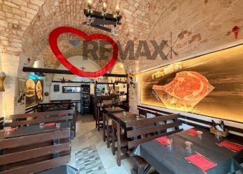 Sala da pranzo - Attività Commerciale Via Roma
 
78, Cisternino - foto 1