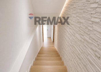 Scale - Semi-detached house Via Regina Elena
12, Codrongianos - photo 6