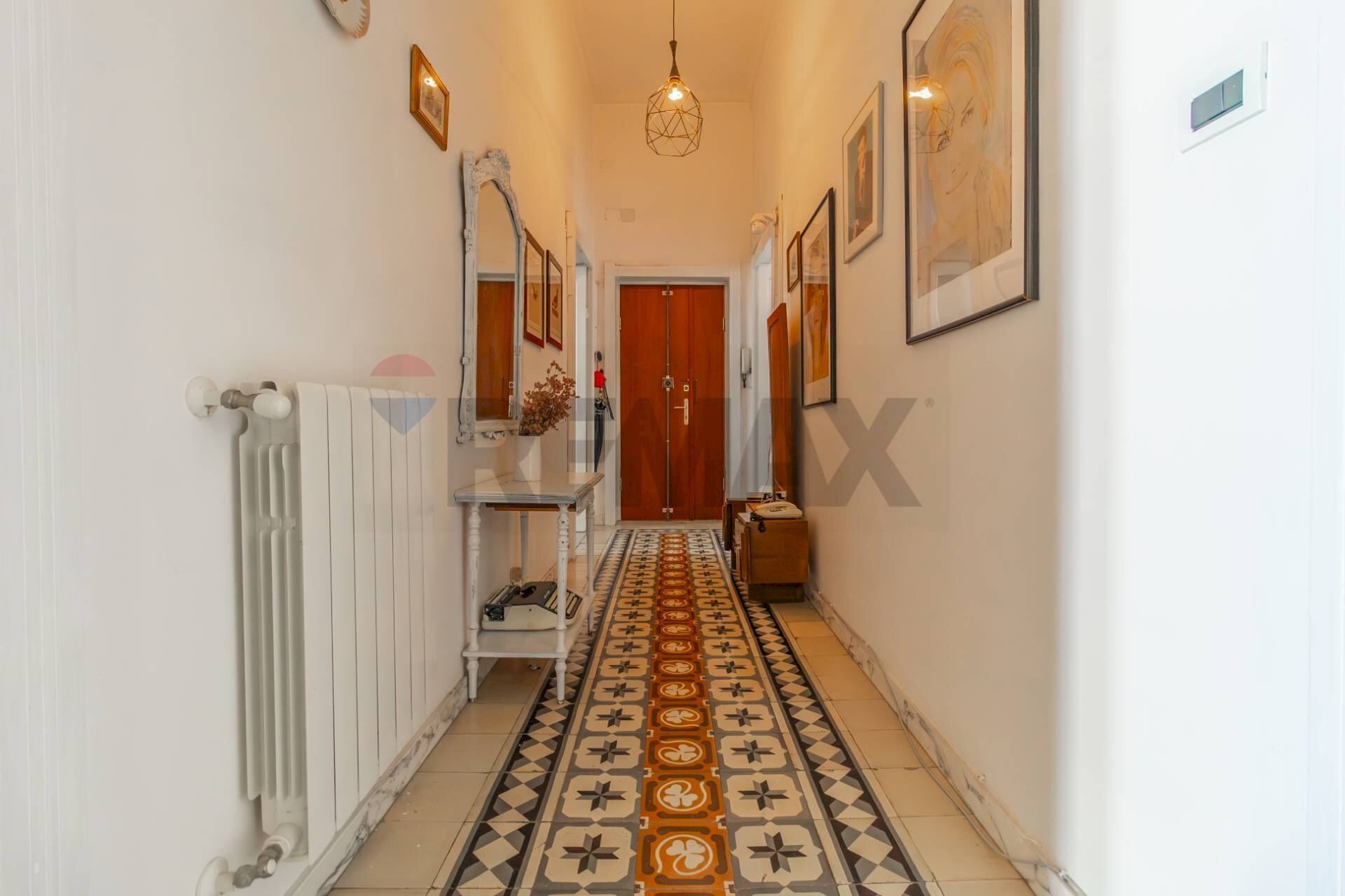 Hall / corridoio - Appartamento Viale Italia
 
40, Sassari - foto 2