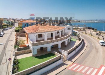 Edificio all\'aperto - Locale Commerciale Lungomare Balai
70, Porto Torres - foto 1