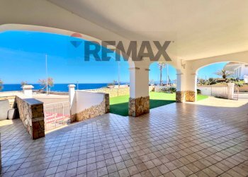 Terrazza - Locale Commerciale Lungomare Balai
70, Porto Torres - foto 15