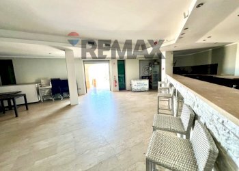 Soggiorno - Locale Commerciale Lungomare Balai
70, Porto Torres - foto 20