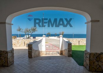 Terrazza - Locale Commerciale Lungomare Balai
70, Porto Torres - foto 31