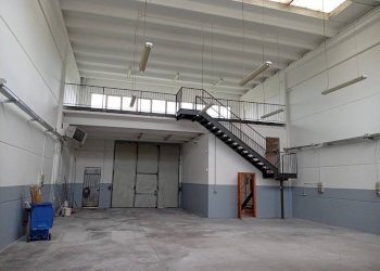 Interno non residenziale - Capannone strada Statale Romana Sud, Carpi - foto 1