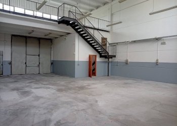 Interno non residenziale - Capannone strada Statale Romana Sud, Carpi - foto 3