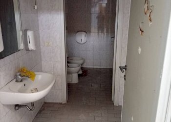 Bagno - Capannone strada Statale Romana Sud, Carpi - foto 4