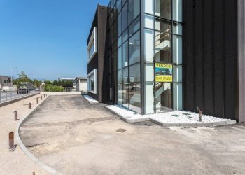 Cortile interno - Capannone via Pastrengo, Seriate - foto 8